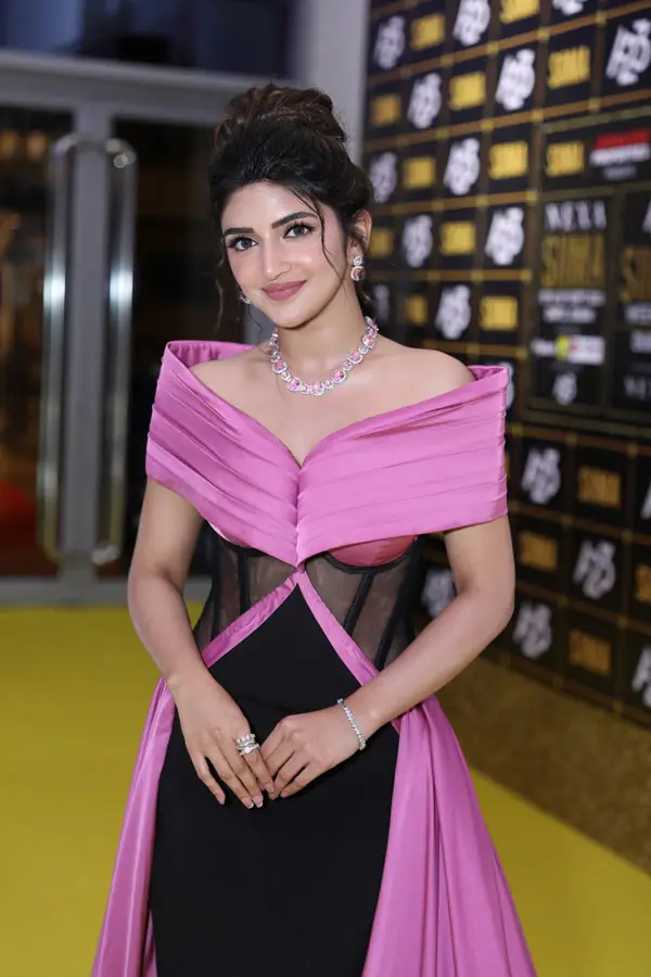 TOLLYWOOD ACTRESS SREELEELA IMAGES IN SIIMA AWARDS 6